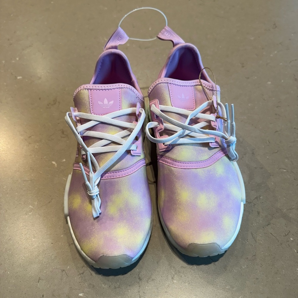 Adidas NMD_R1 Pastel Pink Tie Dye Fits Women’s 7 - 7.5 or Youth 6Y Big Girl NWT - Picture 2 of 12